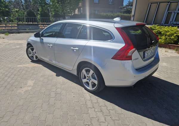 Volvo V60 cena 27800 przebieg: 273946, rok produkcji 2011 z Stąporków małe 67